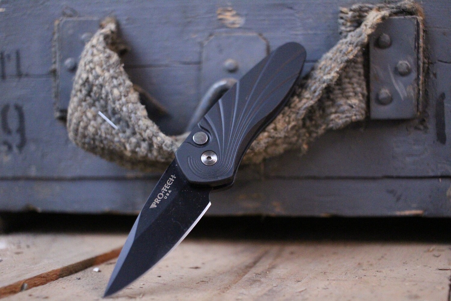 Pro-Tech Sprint 2&quot; Automatic Knife / Black / Black S35VN / MOP Buttin