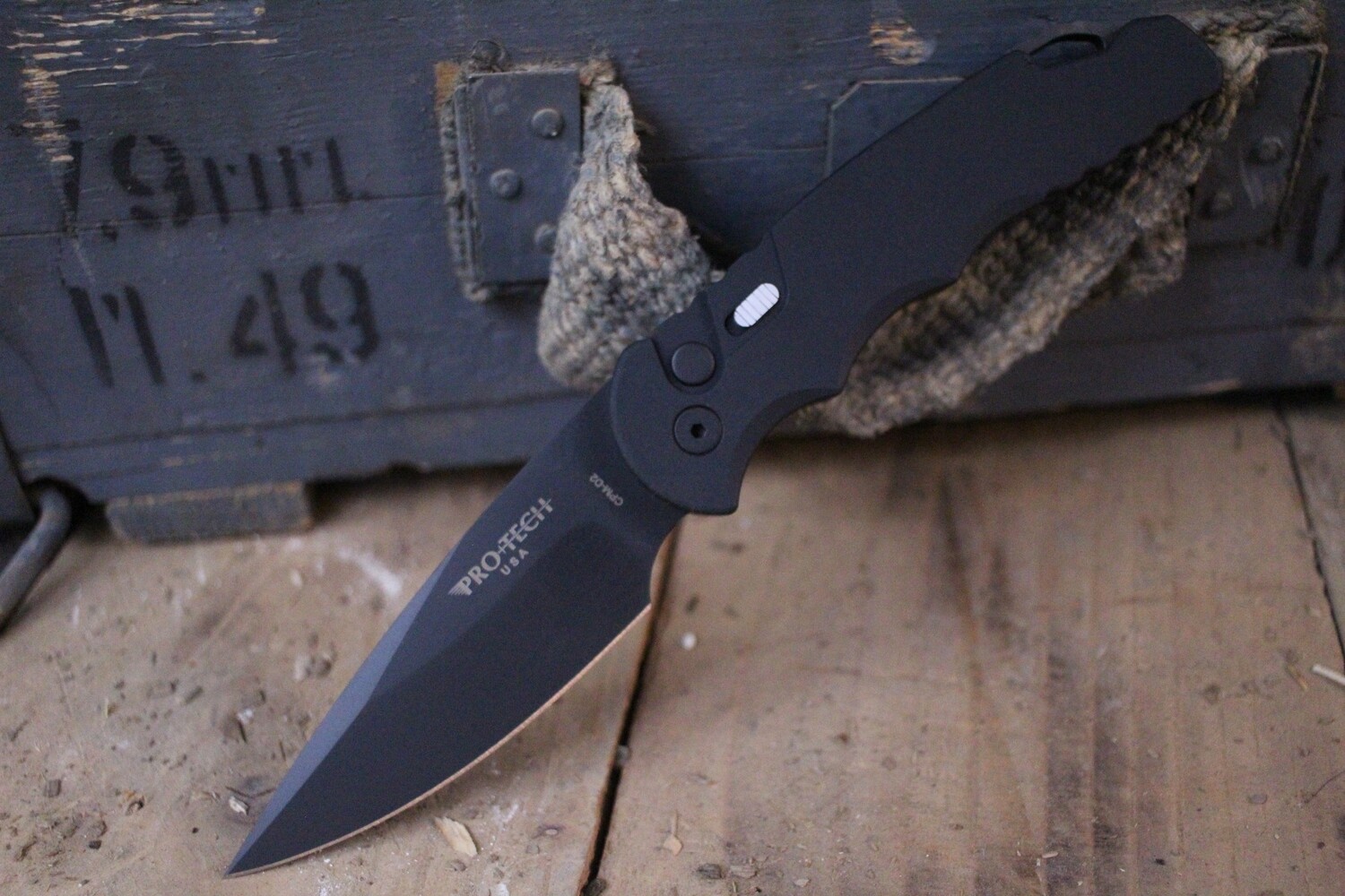 Pro-Tech TR-4.3 4&quot; Automatic Knife / Black / Black D2