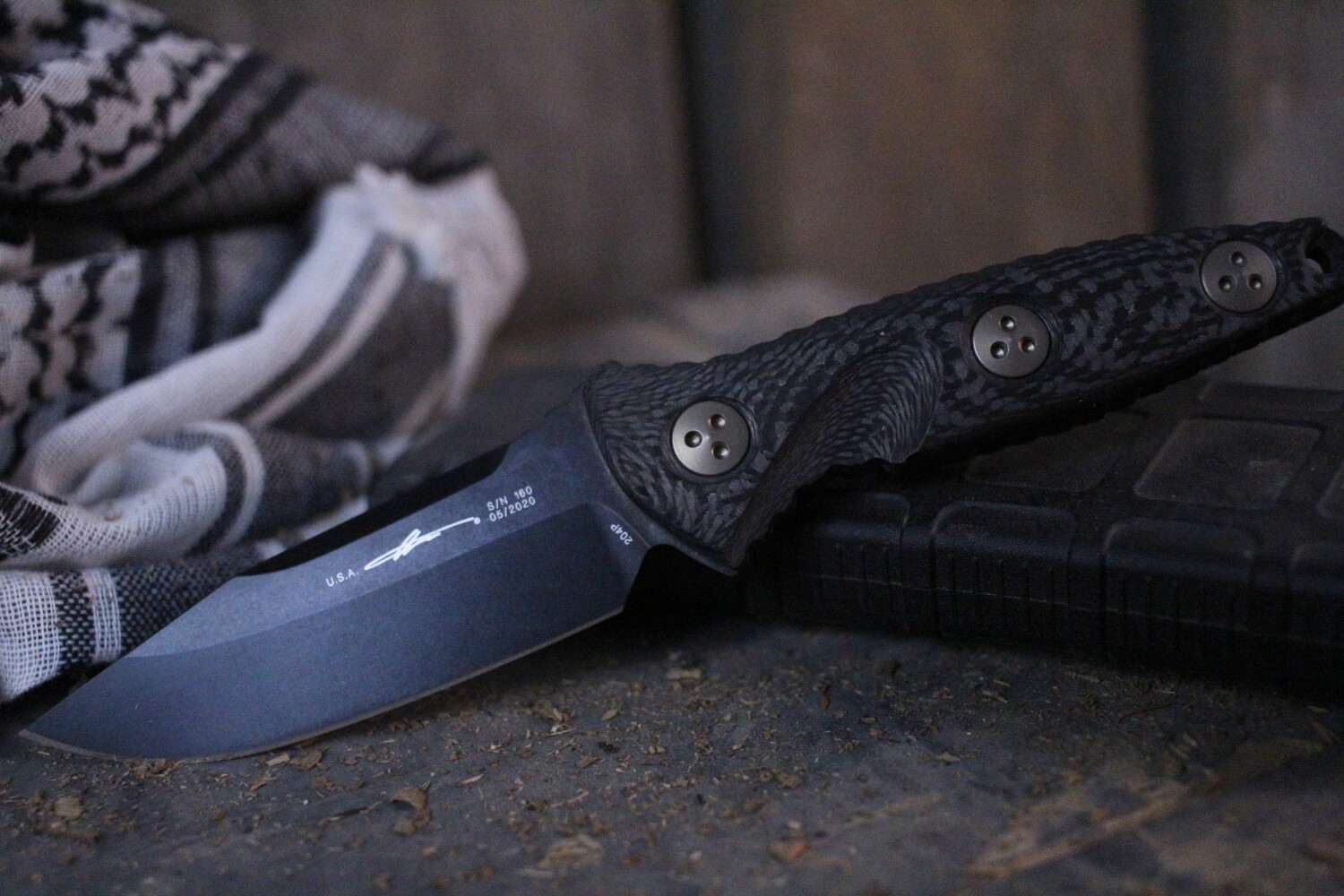Microtech Socom Alpha Mini 4&quot; Fixed Blade / Carbon Fiber / Black 204P