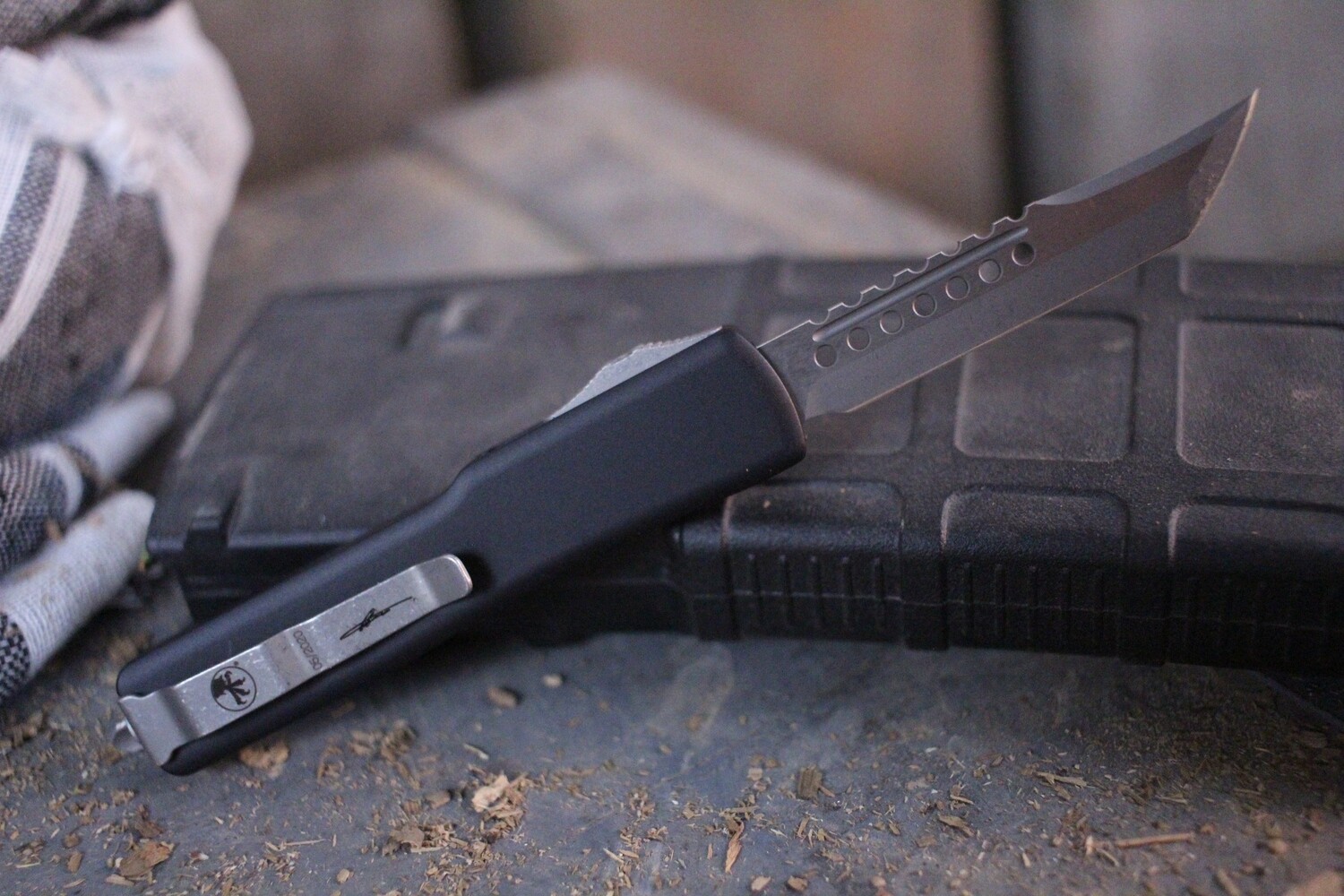 Microtech Signature Series UTX-70 Hellhound 2.41&quot; OTF Automatic Knife / Apocalyptic / Black