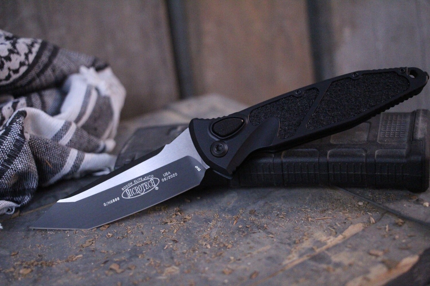 Microtech Socom Elite T/E 4&quot; Automatic Knife, Black / Two Tone / Black Hardware