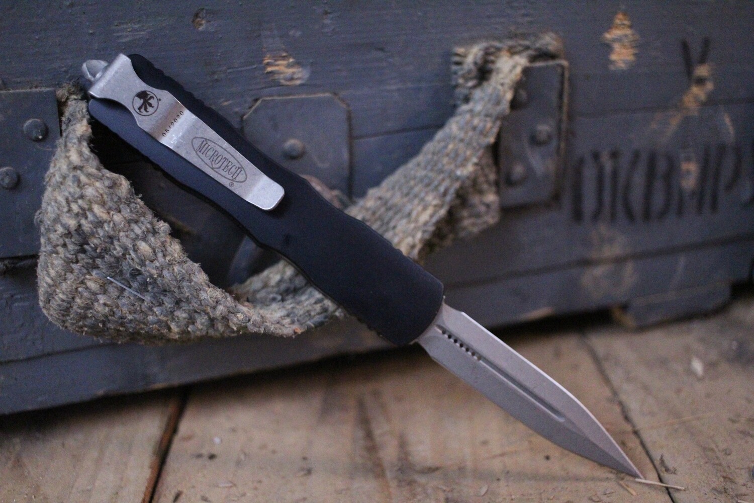 Microtech Dirac 2.88&quot; Dagger OTF Automatic Knife, Black / Apocalyptic