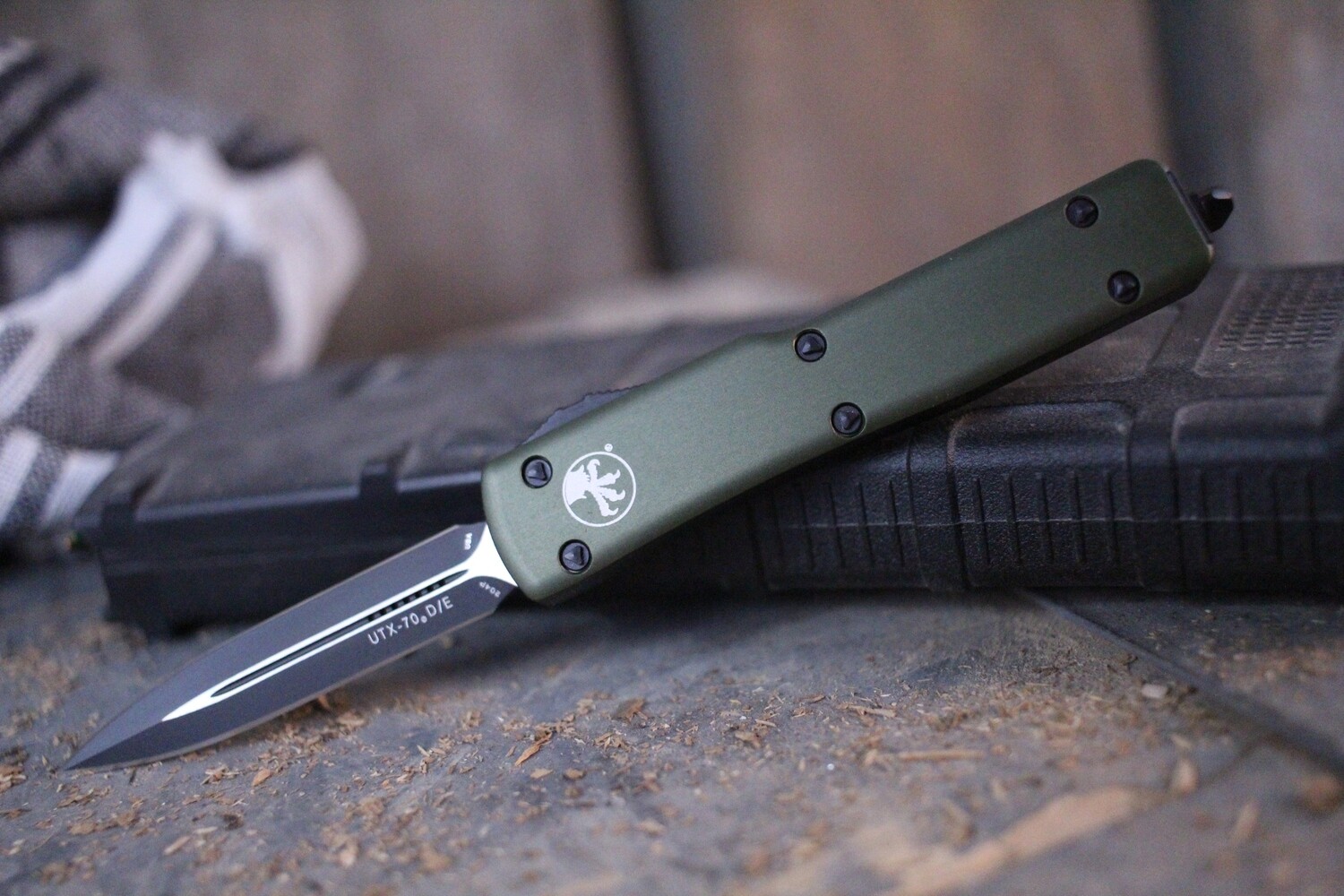 Microtech UTX-70 D/E 2.41&quot; OTF Automatic Knife, OD Green / Black
