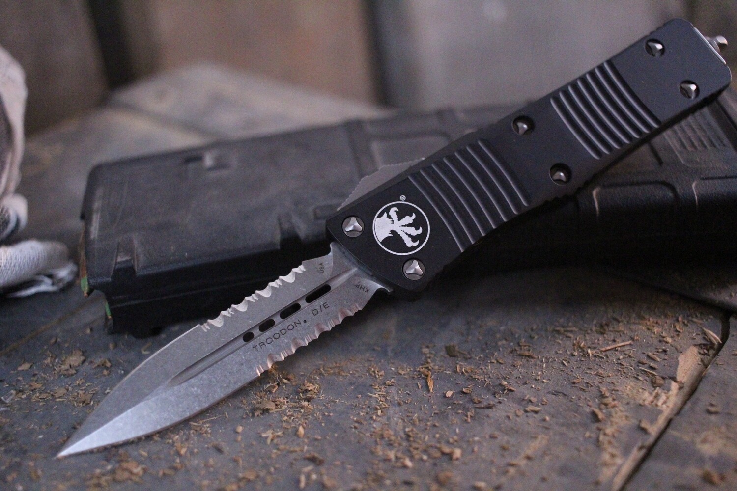 Microtech Troodon D/E 3&quot; OTF Automatic Knife, Black / Black Fully Serrated