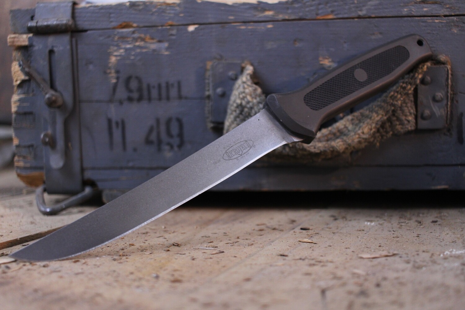 Microtech Classic Black Marlin 7&quot; Fillet Knife / Aluminum &amp; Rubber / Satin Twin Vee ( Pre Owned )