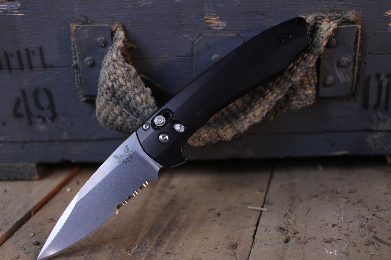 Benchmade Arcane 3.2&quot; Flipper AXIS-Assist Knife / Black Aluminium / Satin Serrated / S90V (Pre-Owned)