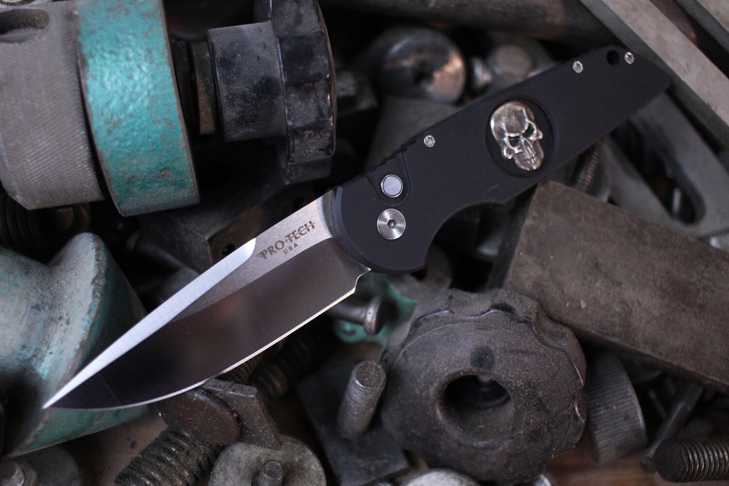 Pro-Tech Limited Edition TR-3.71 3.5&quot; Automatic Knife, Black With Skull Inlay / Satin ( Pre Owned )