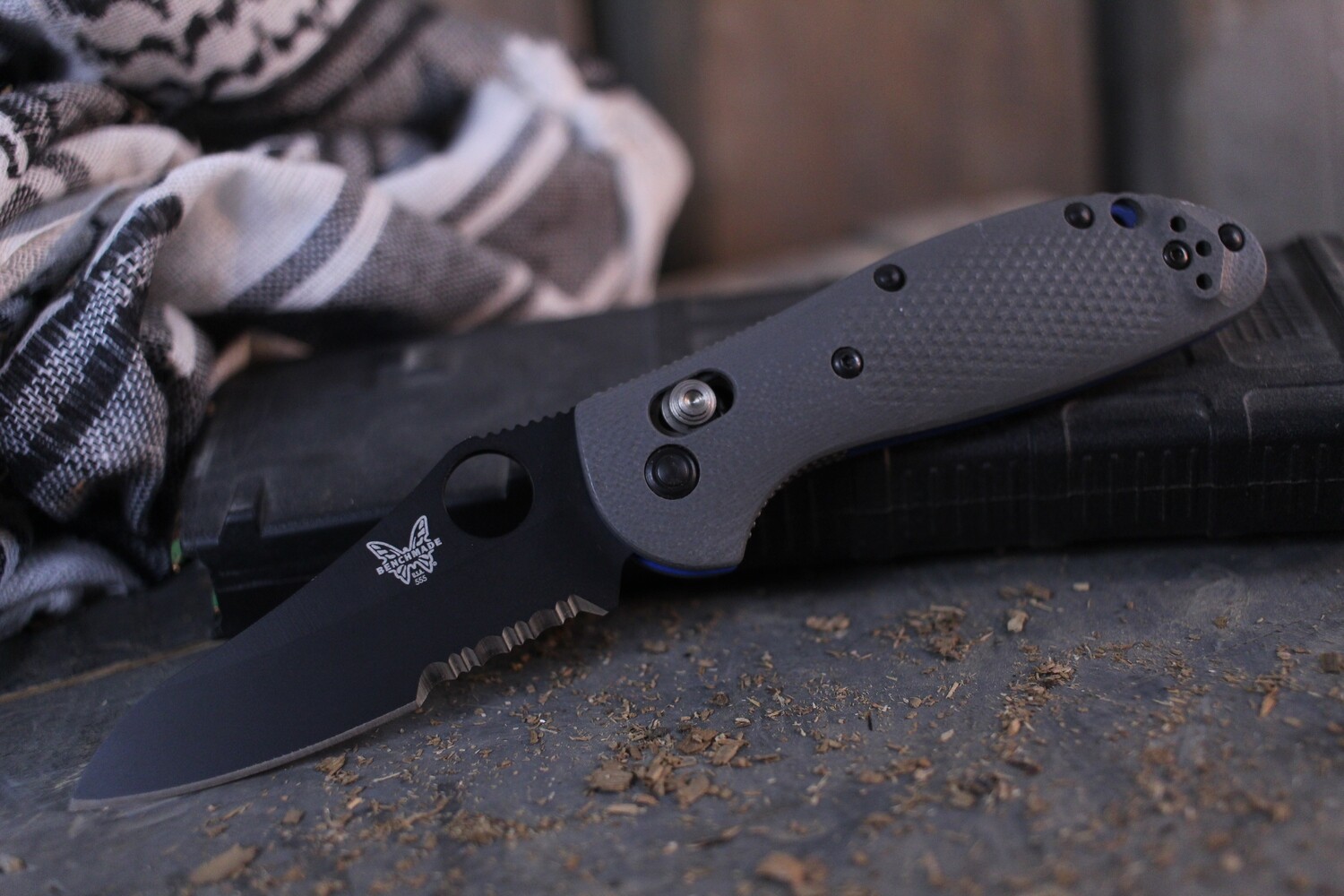 Benchmade Mini Griptilian 2.91&quot; AXIS Lock Knife / Black Serrated / Gray-Blue G10 / 20CV / ( Pre Owned )