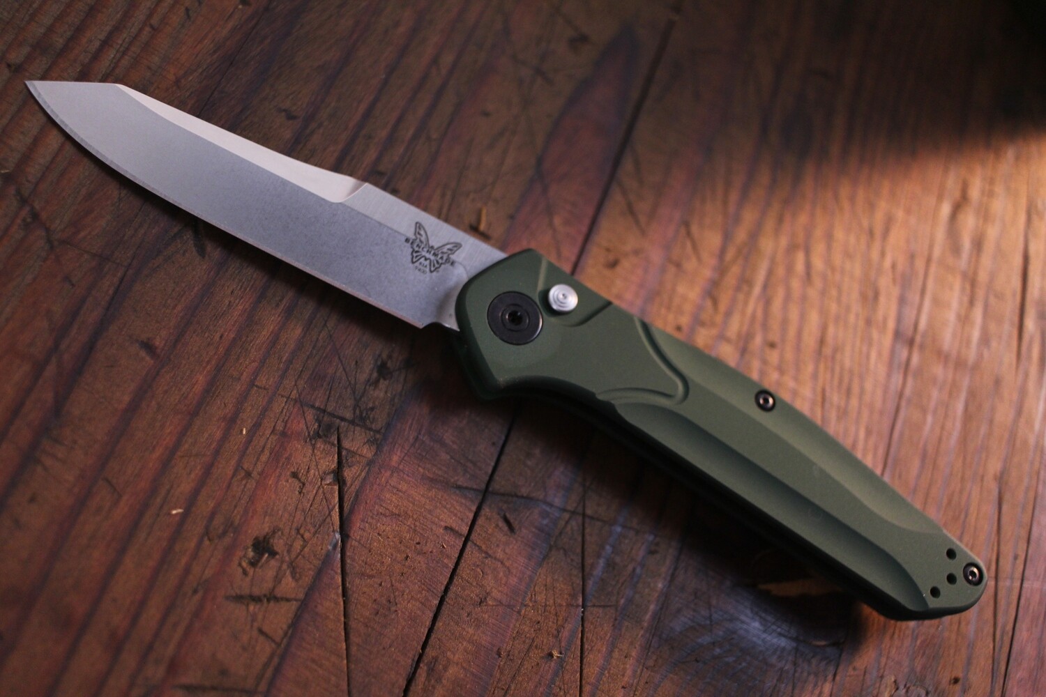 Benchmade Osborne 3.4&quot; Automatic Knife / Green Aluminum / Satin