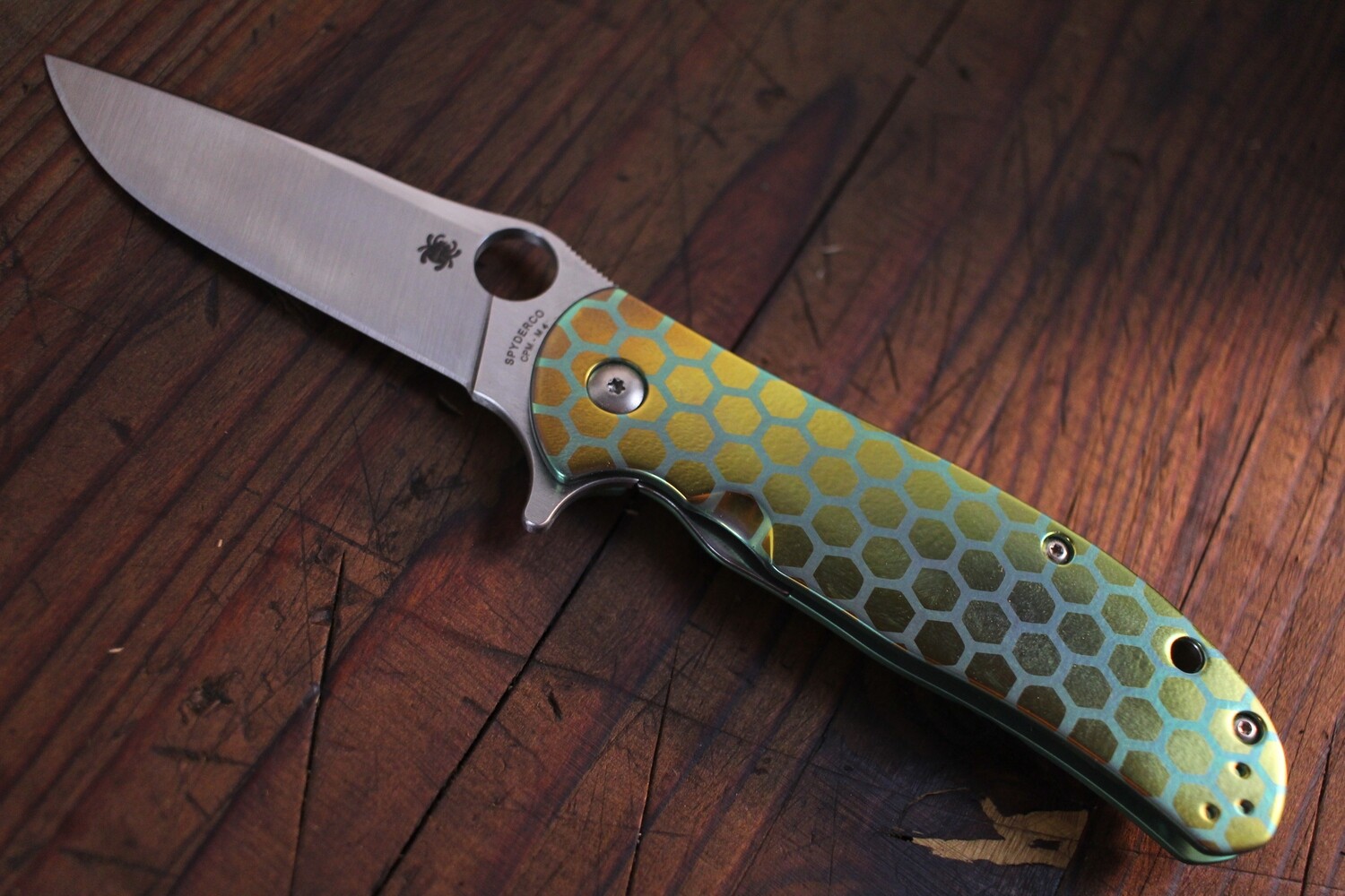 Spyderco Advocate 3.5&quot;  Frame Lock Knife / Honey Comb Anodized Titanium / Satin M4
