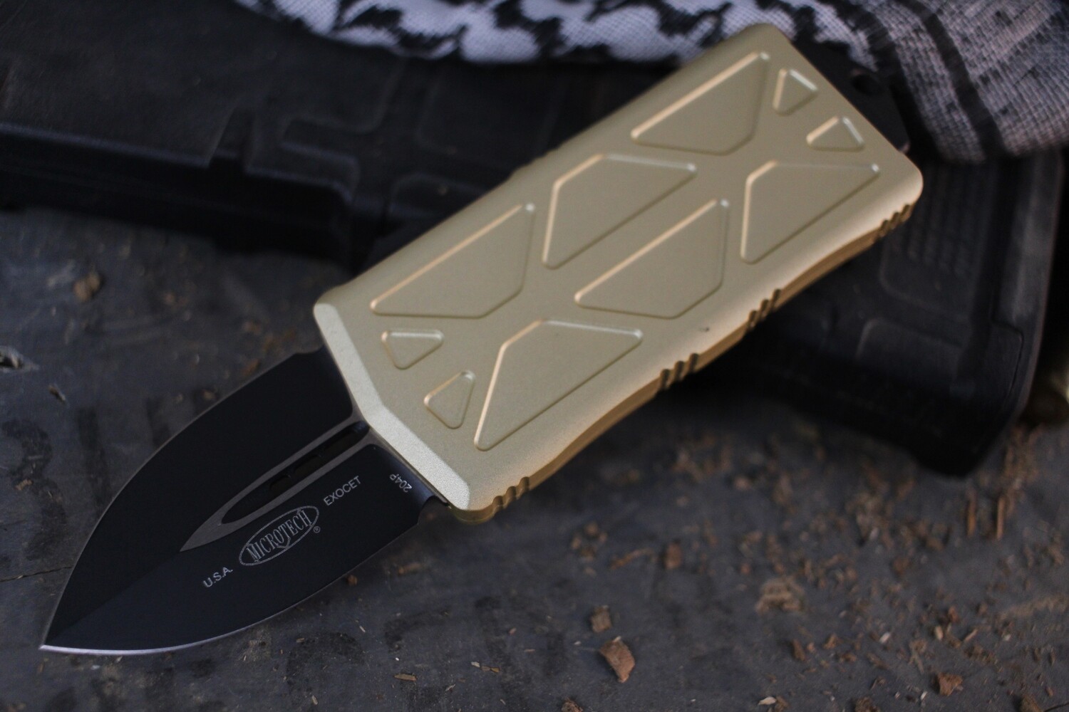 Microtech Exocet Dagger 1.9&quot; CA Legal OTF Automatic Knife Blue / Champaign Gold / Black