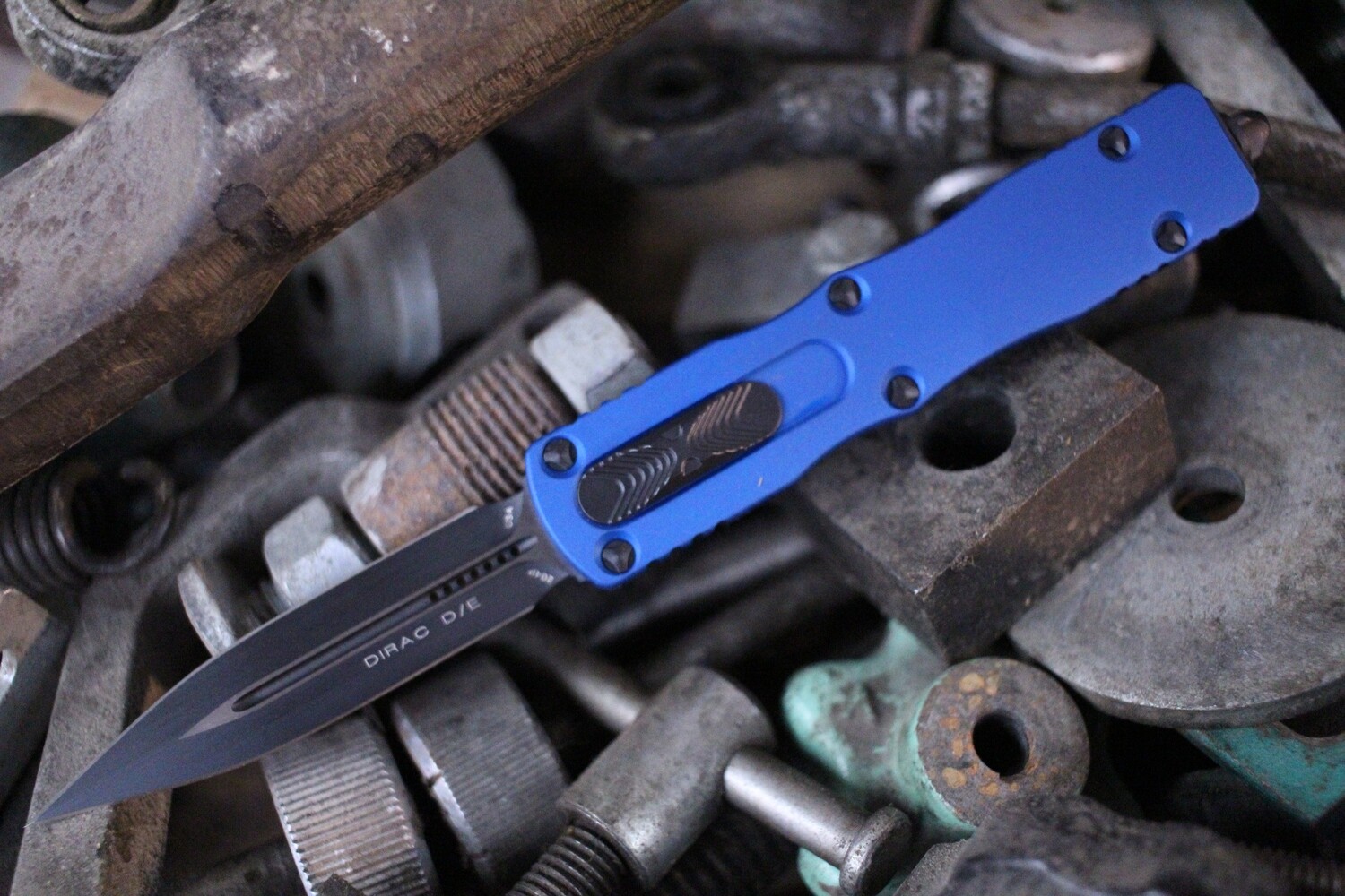 Microtech Dirac Delta 3.75&quot; OTF Auto/ Distressed Blue Aluminum / Apocalyptic