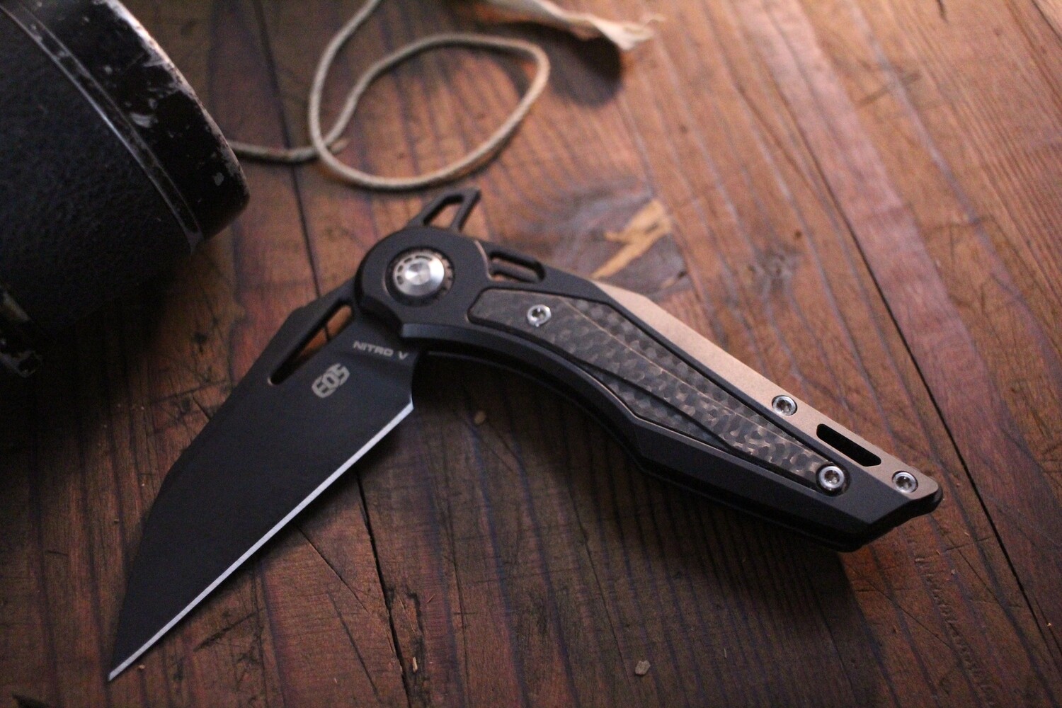 EOS Urchin 3.15&quot; Friction Folder / Black Carbon FIber / DLC Nitro V ( Pre Owned )