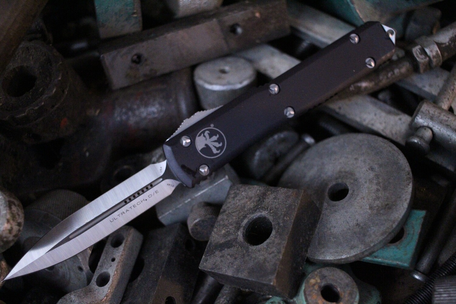 Microtech Ultratech D/E 3.4&quot; OTF Automatic / Black Aluminum / Satin