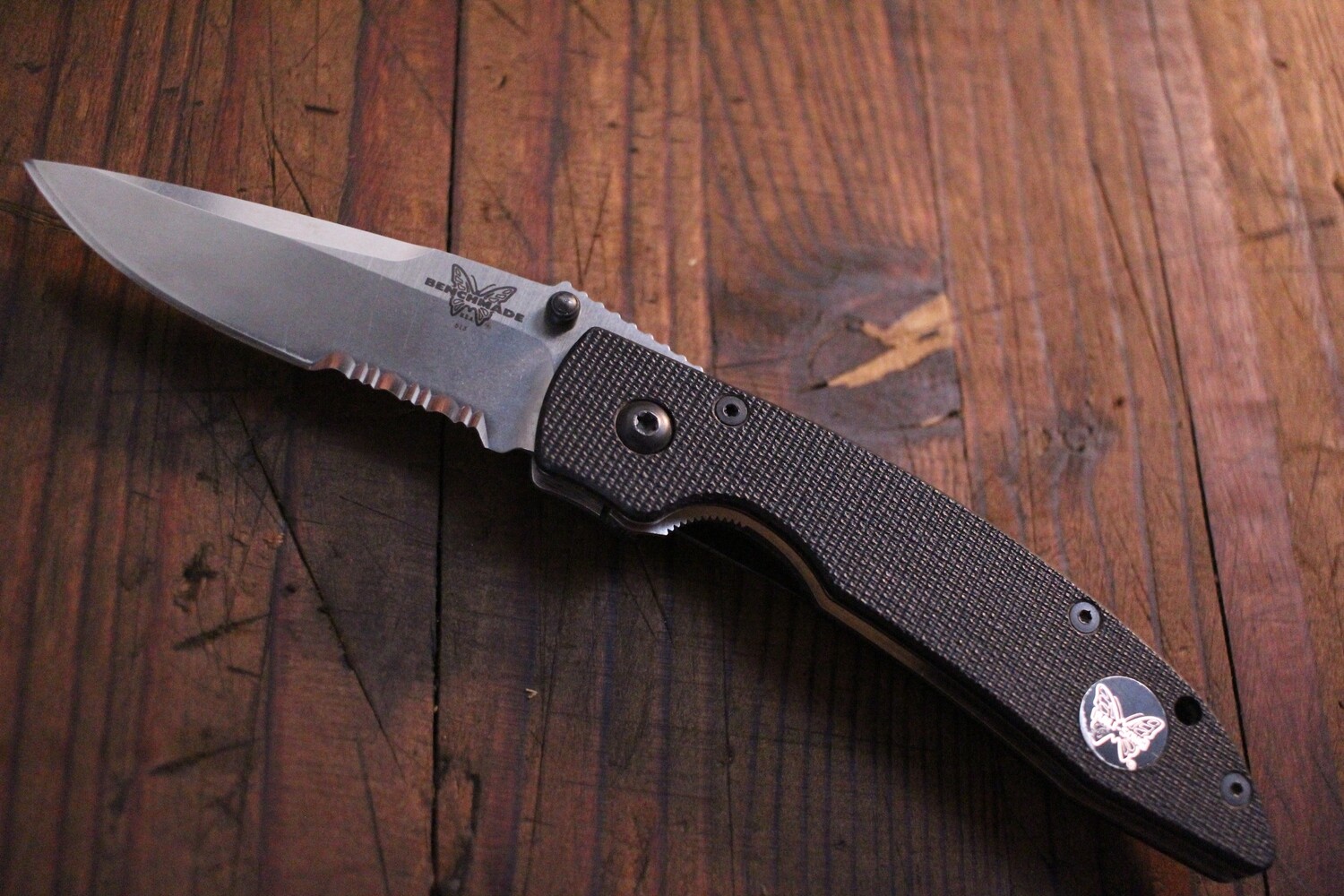 Benchmade Classic Mini TSEK 3.125&quot; Folding Knife / G10 &amp; Butterfly Medallions / Satin Serrated / Gin-1 ( Pre Owned )