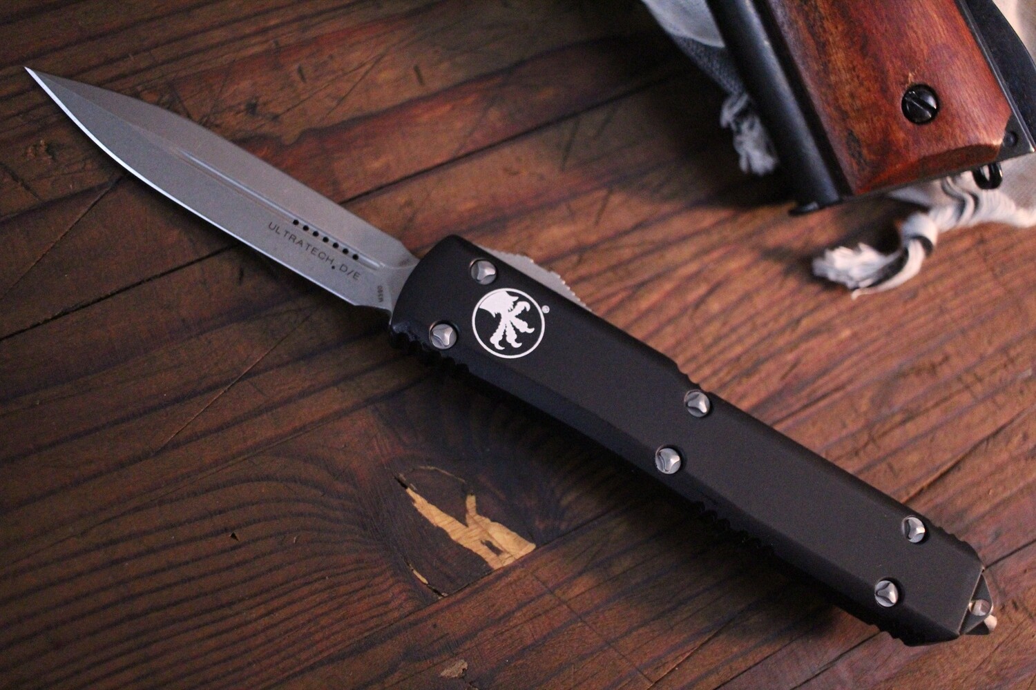 Microtech Ultratech D/E 3.4&quot; OTF Aut / Black Aluminum / Apocalyptic