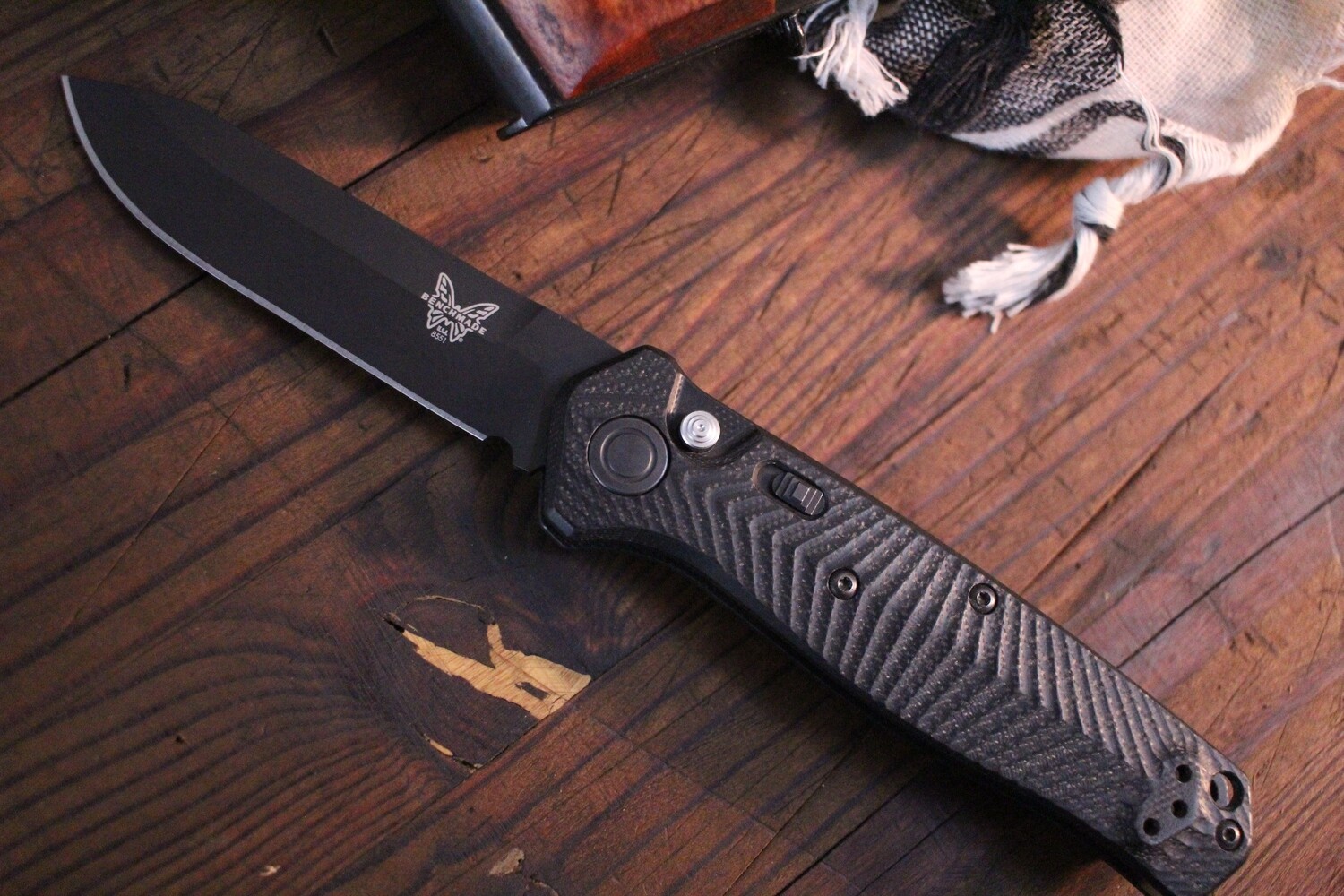 Benchmade Mediator 3.3” Automatic Knife, Black G10 / Black Reverse Tanto S90V ( Pre Owned )