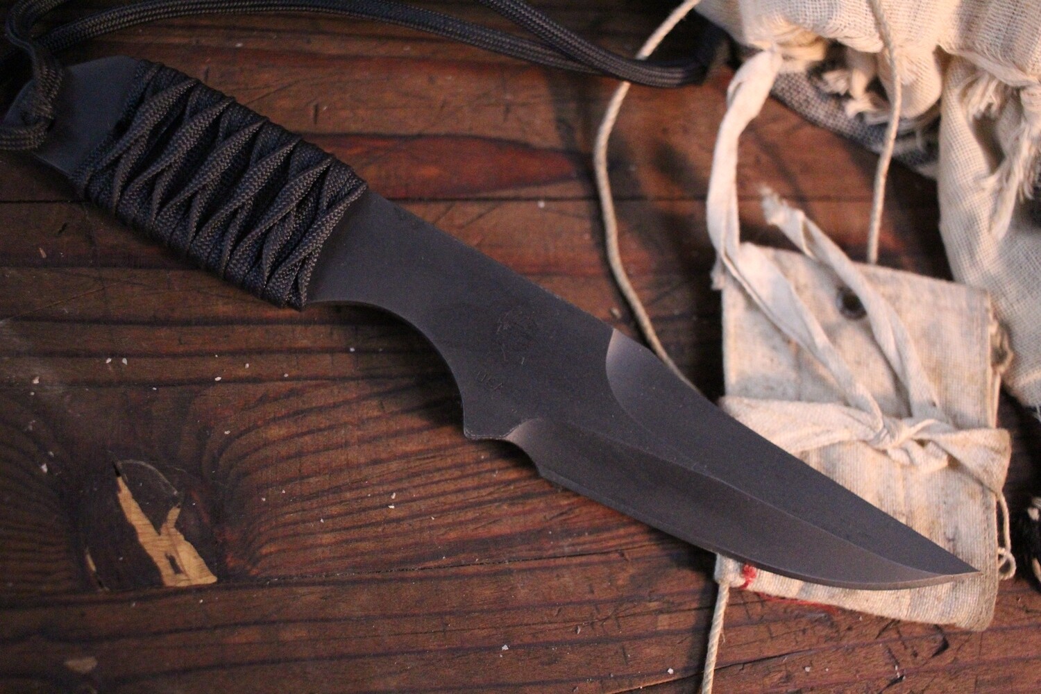 Strider Knives DB-L 4&quot; Persian Mod Knife / Black Paracord / Black ( Pre Owned )