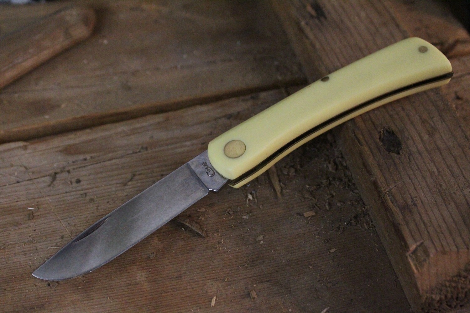 Case SOD Buster Jr. 3.625&quot; / Yellow Delrin / Stainless