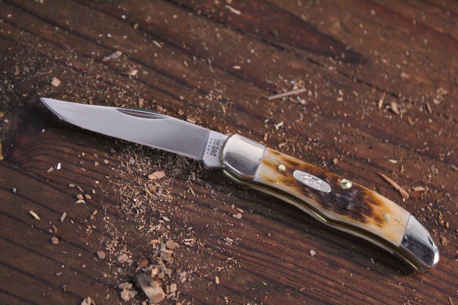 Case Pocket Hunter 2.25&quot; / Peach Seed Jigged Amber Bone / Stainless ( Discontinued )