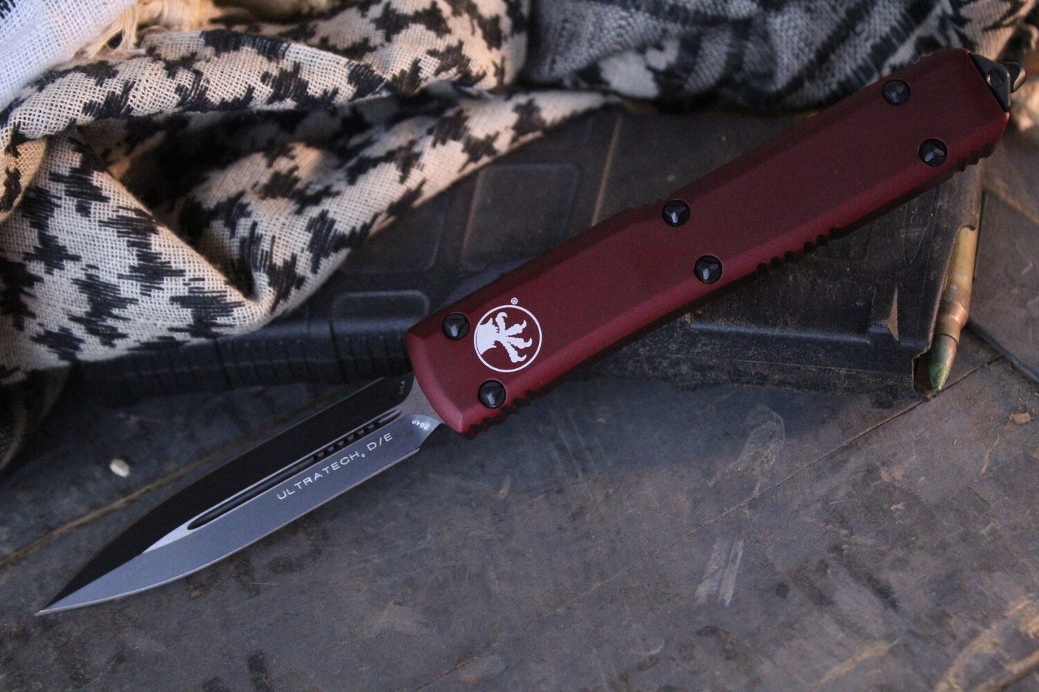Microtech Ultratech 3.4&quot;  D/E OTF Automatic Knife / Merlot / Black