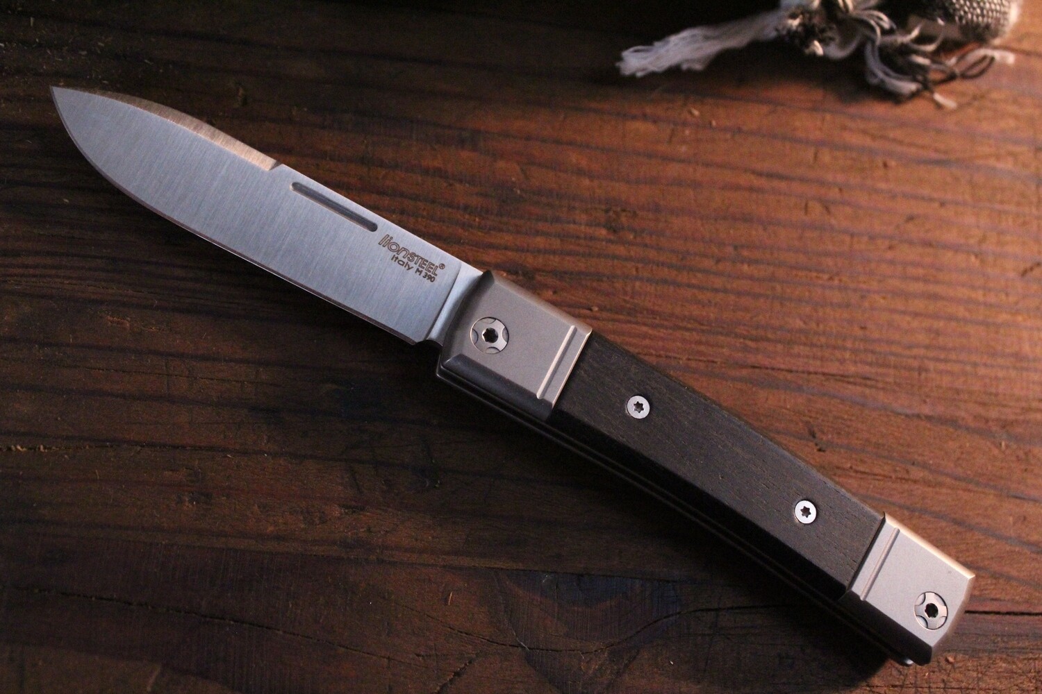Lionsteel Bestman II 2.875&quot; Slipjoint Knife / Madagascar Ebony &amp; Titanium / Satin M390 ( Pre Owned )