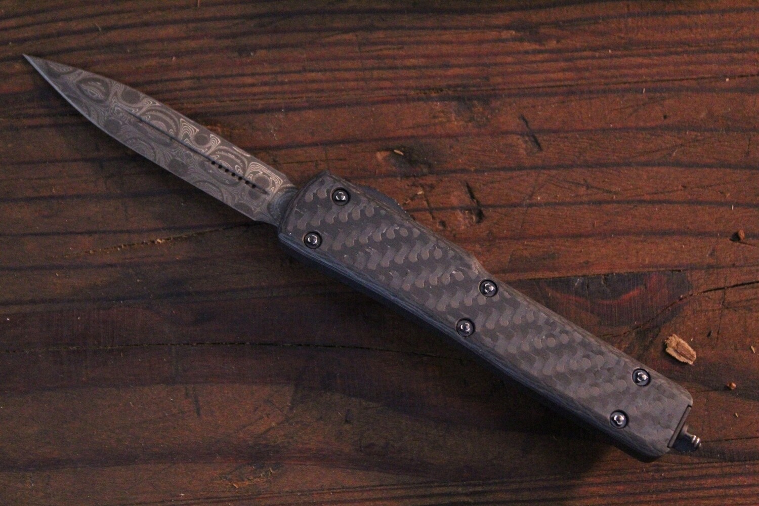 Microtech Signature Series UTX-70 D/E 2.41&quot; OTF Automatic Knife / Black Carbon Fiber Top / Damascus