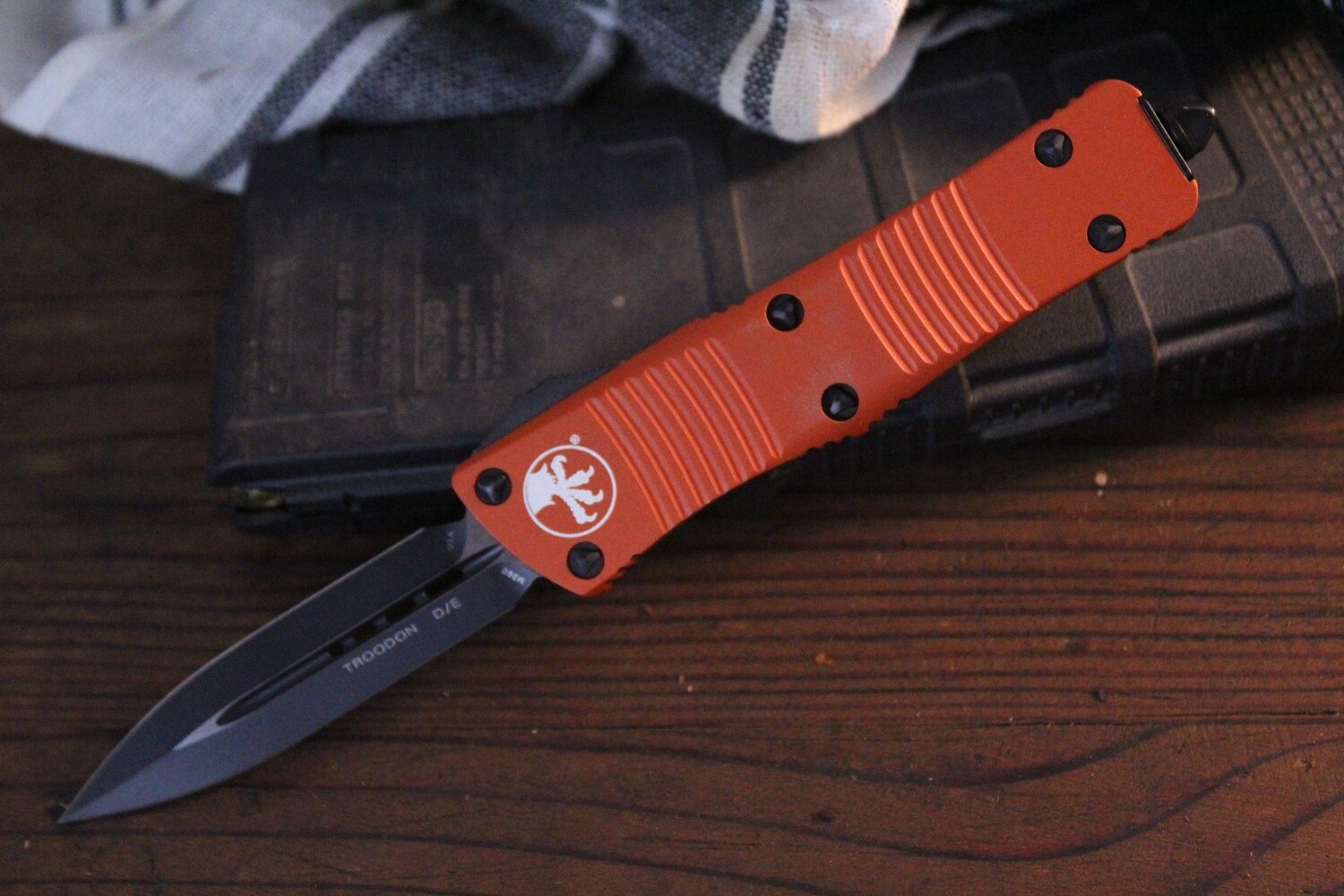 Microtech Troodon D/E 3&quot; OTF Automatic Knife / Black / Orange