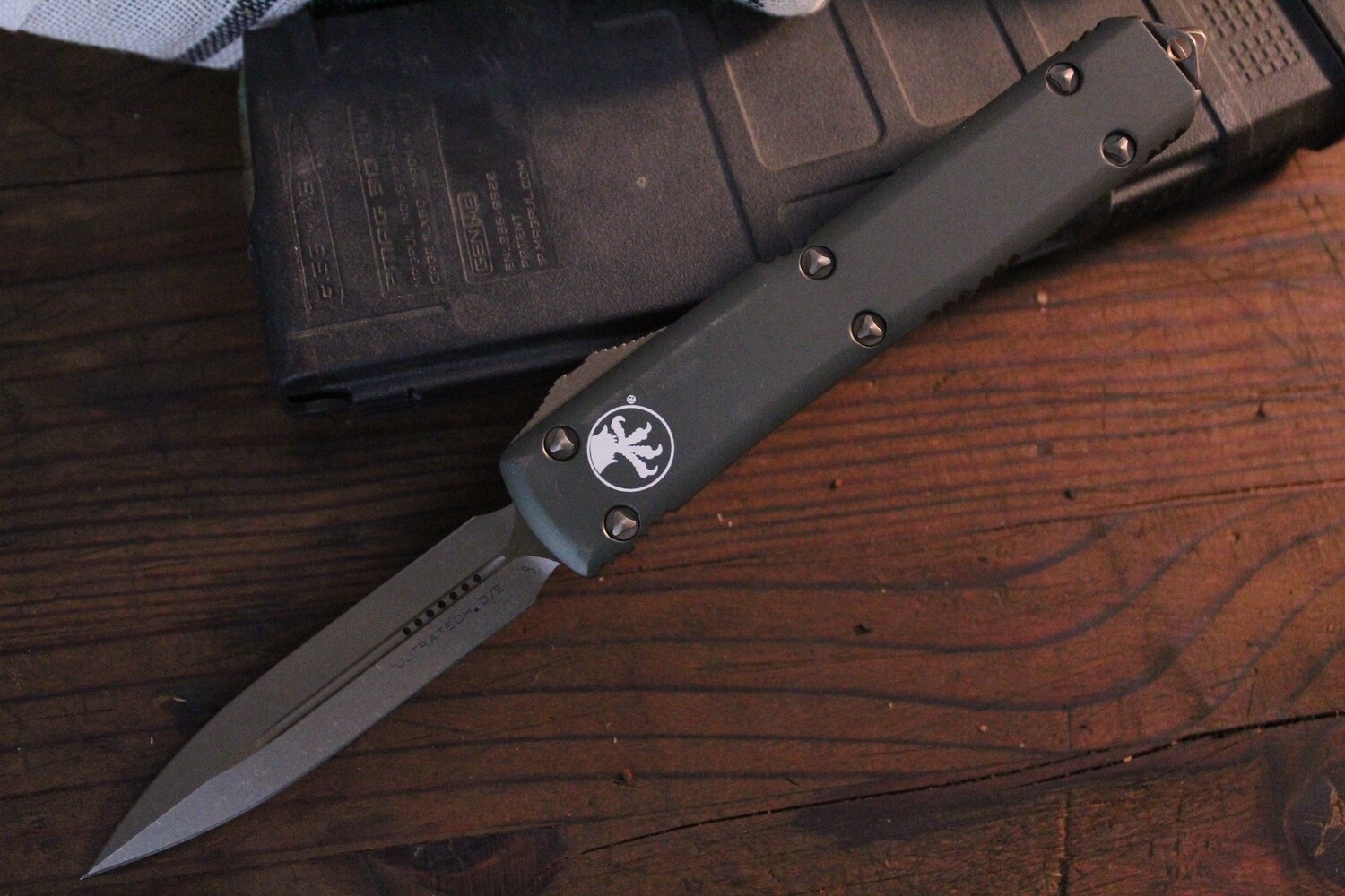 Microtech Ultratech 3.4&quot; OTF Automatic Knife, D/E Bronze Apocalyptic / OD Green
