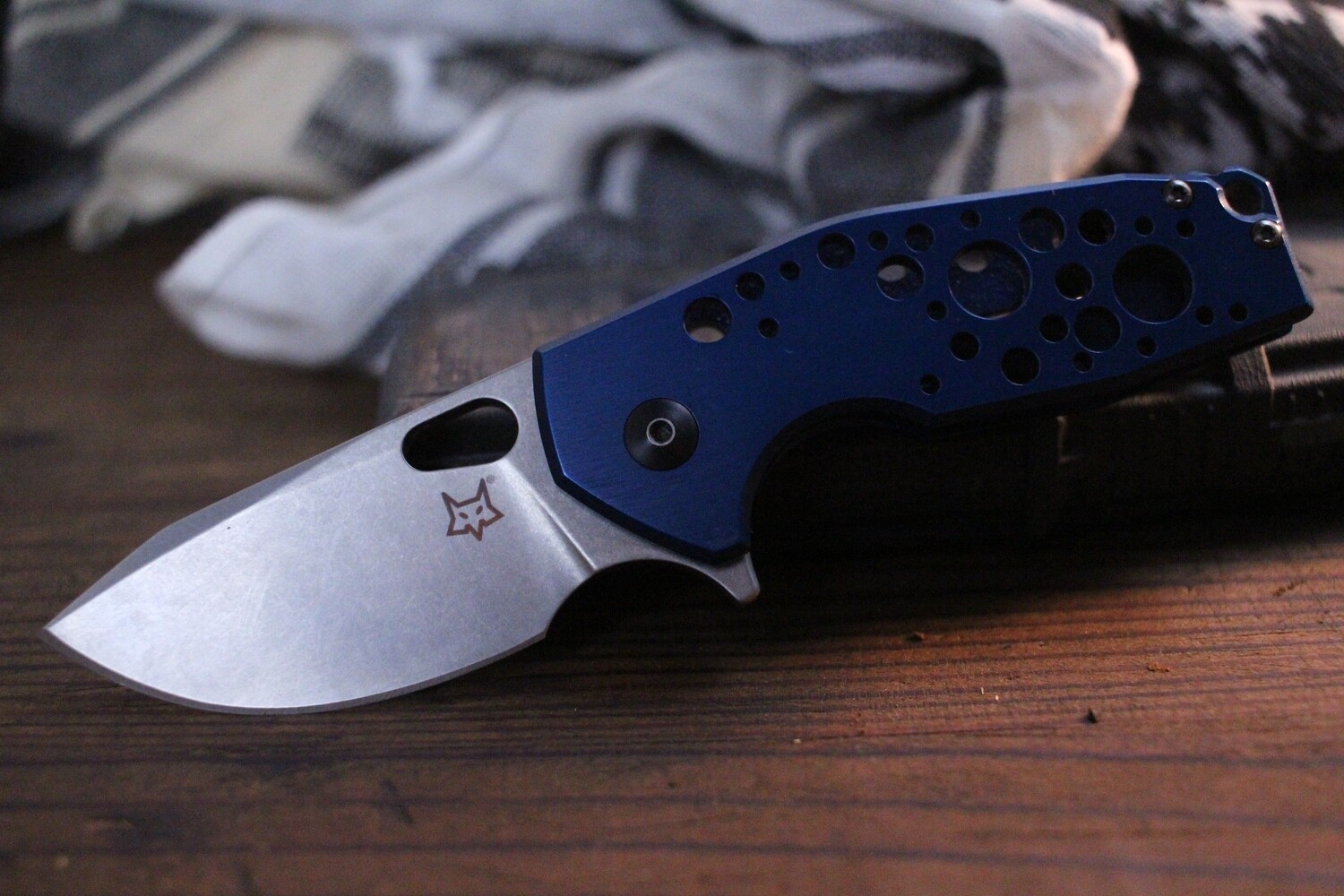 Fox Knives Vox Suru 2.25" Folding Knife / Blue Titanium / Satin M390 ( Pre Owned )