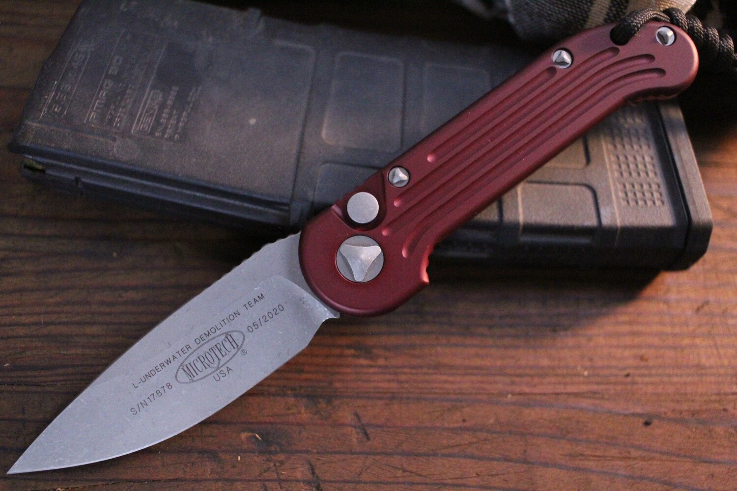 Microtech L.U.D.T. 3.375&quot; Automatic Knife, Apocalyptic / Merlot ( Pre Owned )