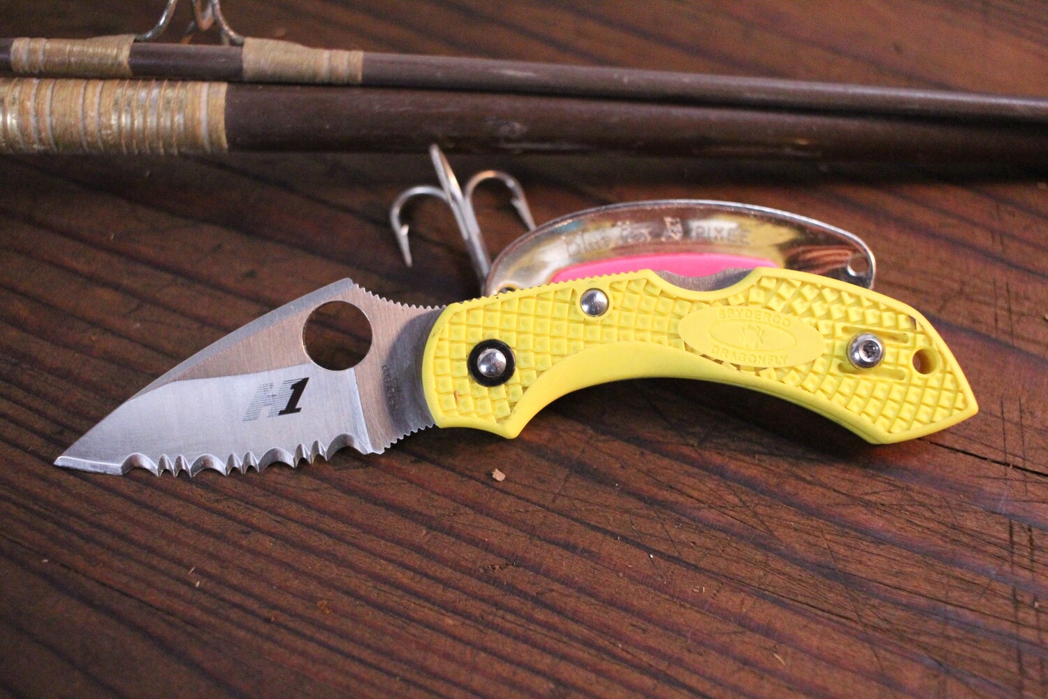 Spyderco Dragonfly II Salt 2.25&quot; Lockback Knife / Yellow FRN / Satin H1 Serrated ( Pre Owned )