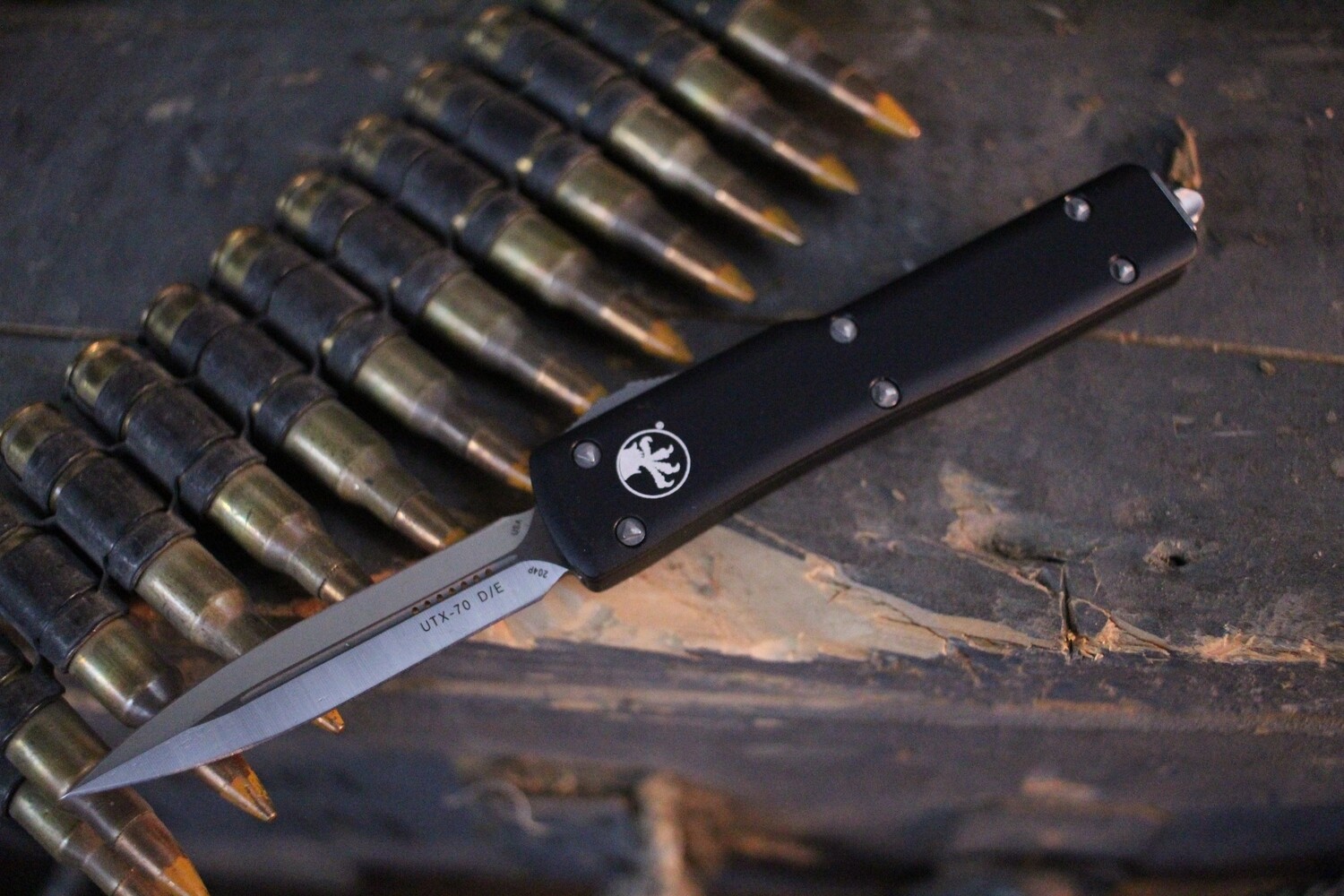 Microtech UTX-70 D/E 2.4&quot; OTF Automatic Knife, Black / Satin