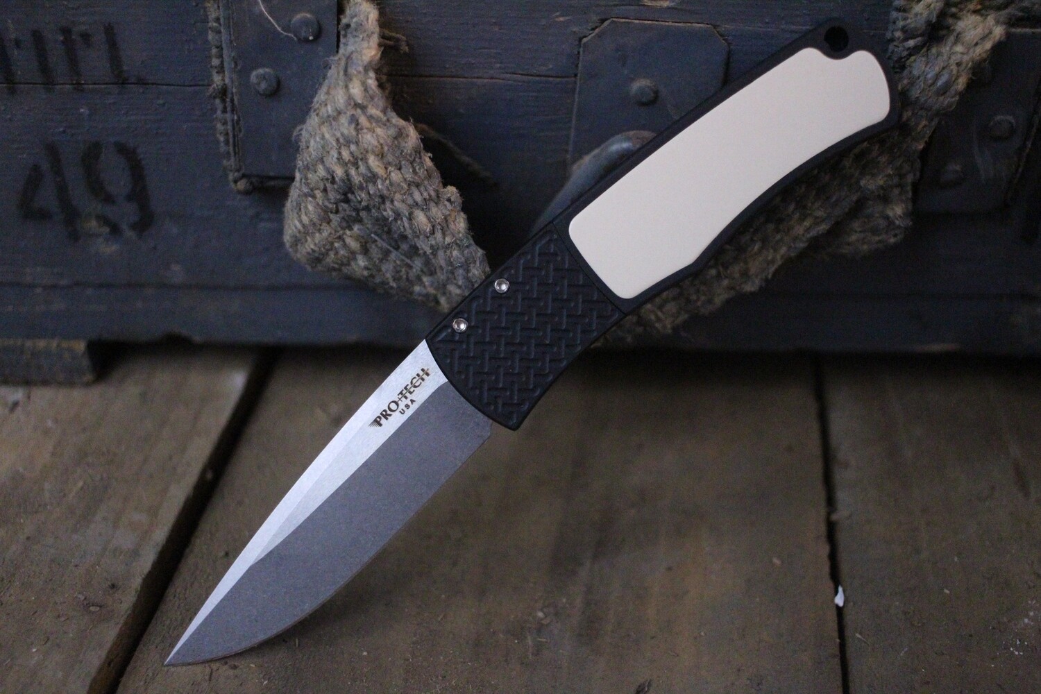 Pro-Tech Magic BR-1 &quot;Whiskers&quot; 3.125&quot; Automatic Knife / Tuxedo / Stonewash