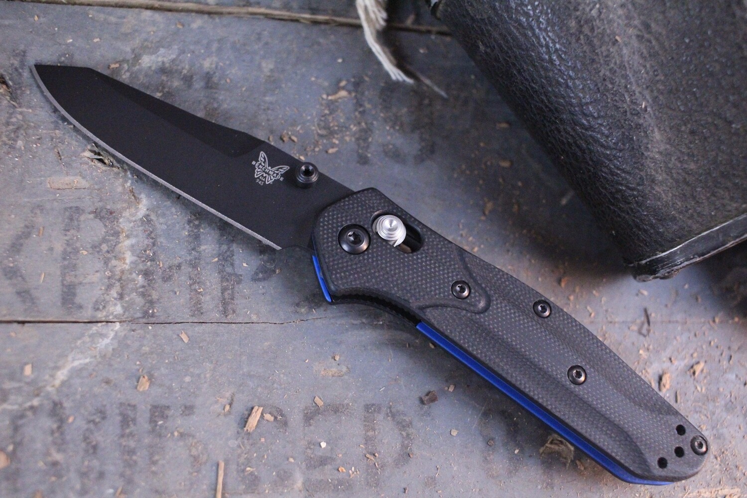 Benchmade Mini Osborne 2.9&quot; Folding Knife / Black &amp; Blue G10 / Black