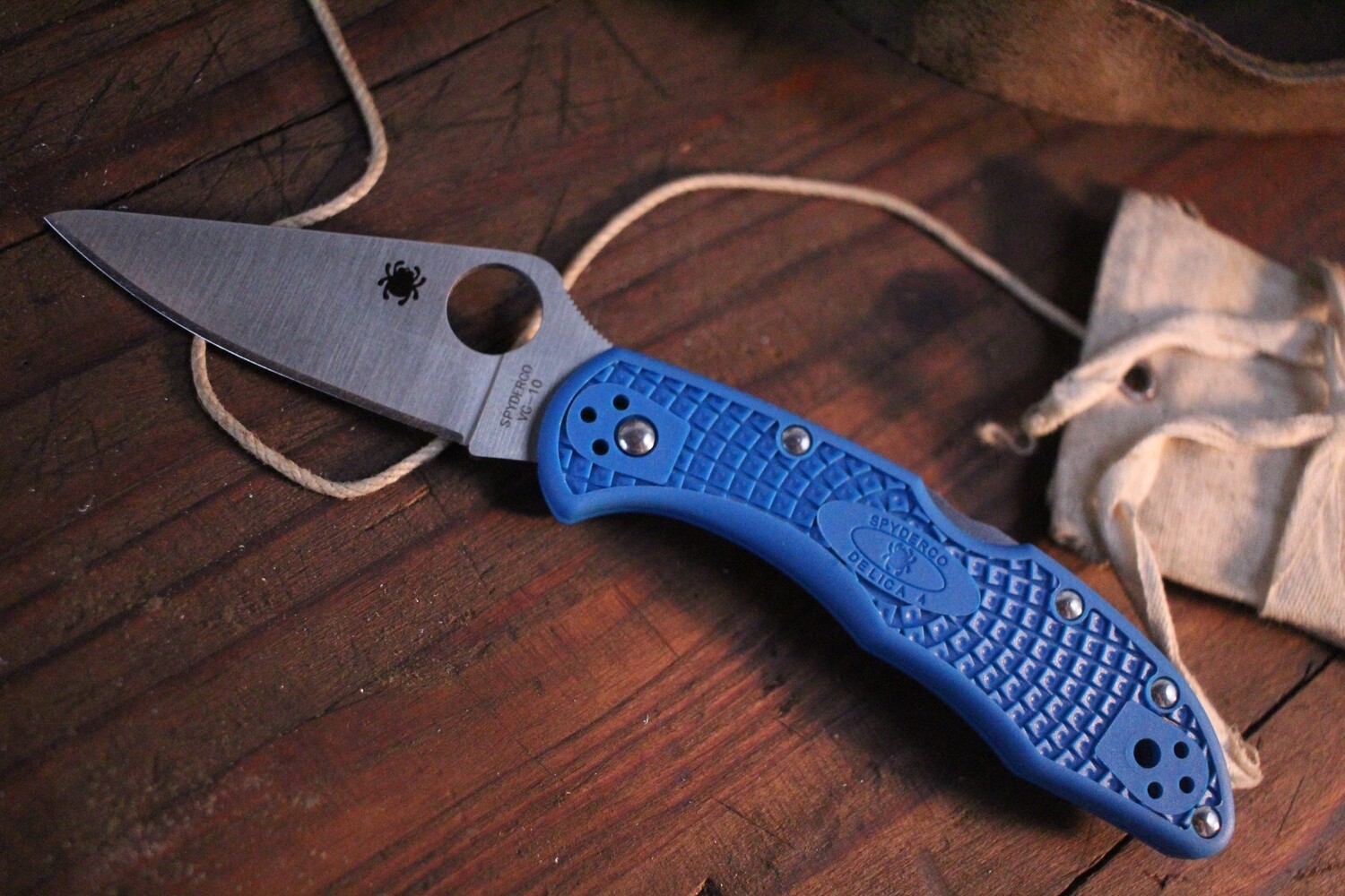 Spyderco Delica 4 2.8&quot;  Folder, Blue FRN / Satin