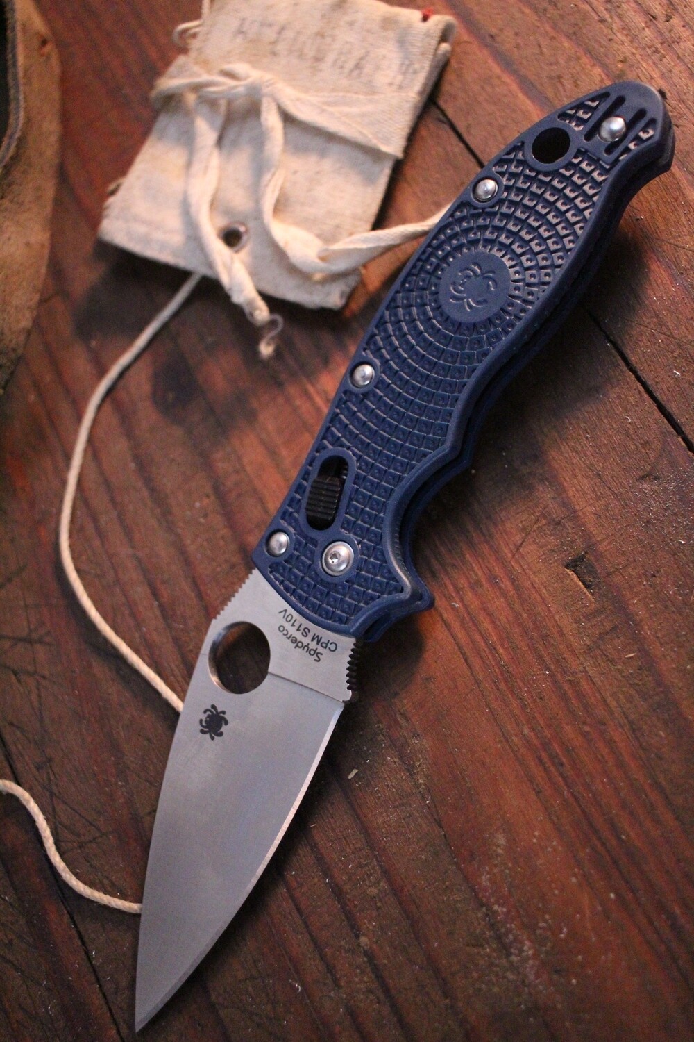 Spyderco Manix 2 Lightweight 3.37&quot; Ball Bearing Lock Knife, Blue FRN / Satin S110V
