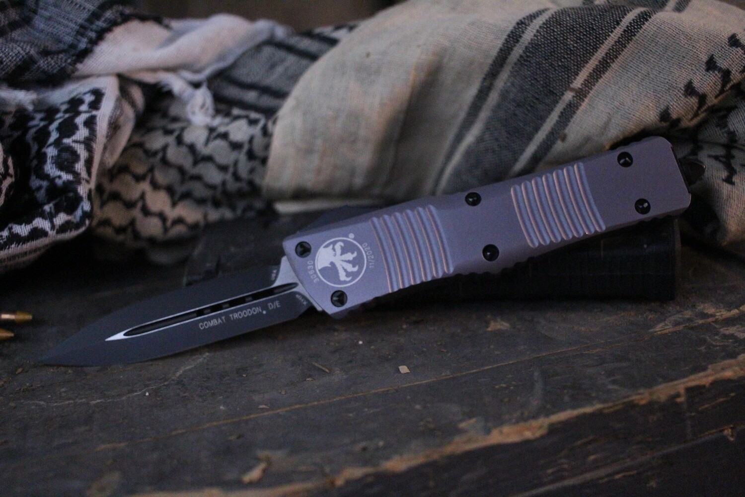 Microtech Combat Troodon D/E 3.8&quot; OTF Automatic Knife, Grey / Black