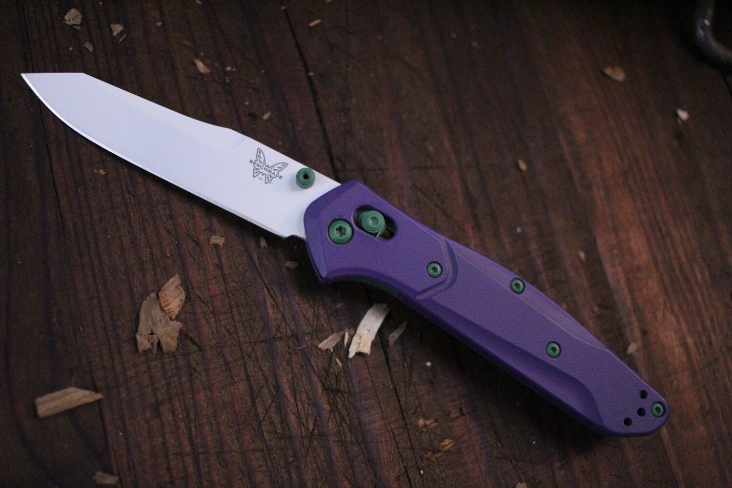 Benchmade Osborne 3.4&quot; AXIS Lock Knife / Purple &amp; Green / White / S30V ( Pre Owned )