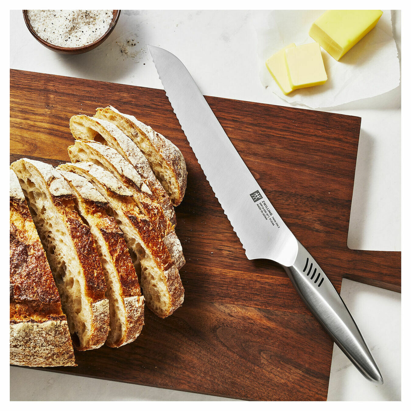 Zwilling J. A. Henckels Twin Fin II 8&quot; Bread Knife