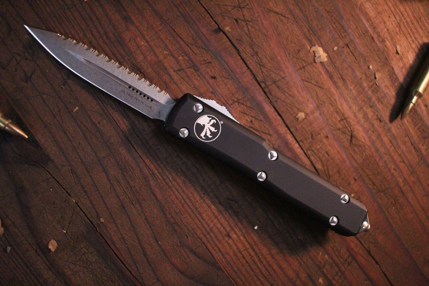 Microtech Ultratech OTF D/E 3.4&quot; Automatic Knife / Black / Stonewash Full Serrated