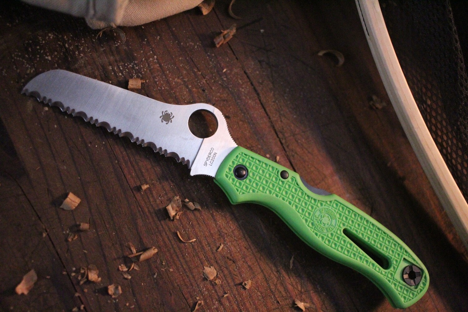 Spyderco Atlantic Salt 3.68&quot; Folding Dive Knife, Green FRN / Satin Serrated LC200N