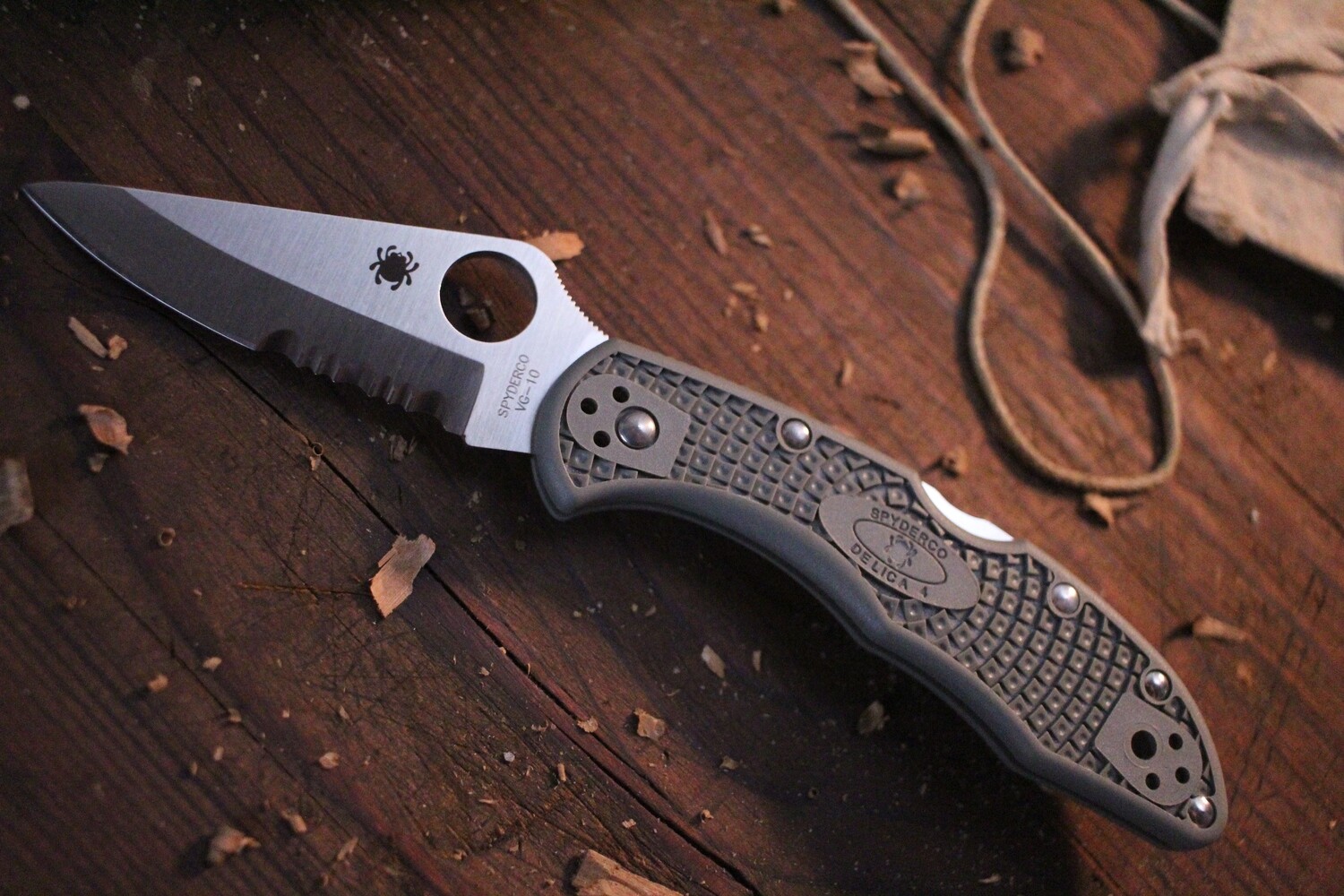 Spyderco Delica 4 2.8&quot;  Folder, Foliage Green FRN / Satin VG-10 Combo Edge