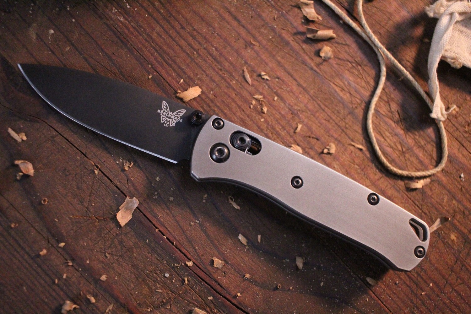 Benchmade Mini Bugout 2.82&quot; AXIS Lock Knife / Rock Scale Designs Ti / Black S30V