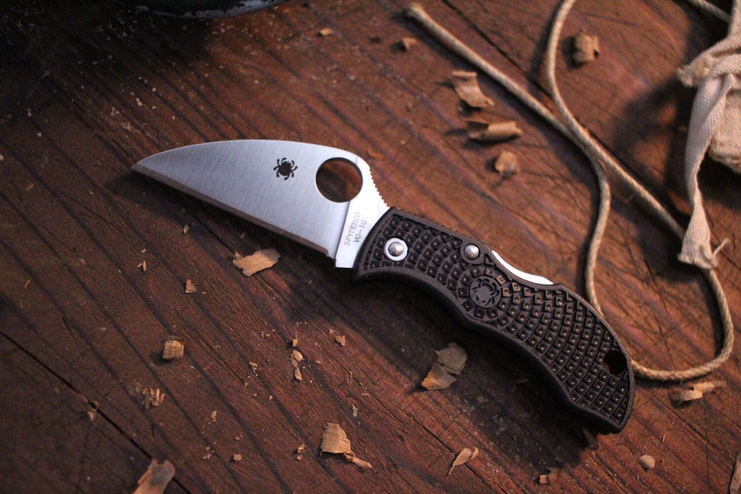 Spyderco Manbug 1.91&quot;  Folder, Black FRN / Satin Wharncliffe VG-10