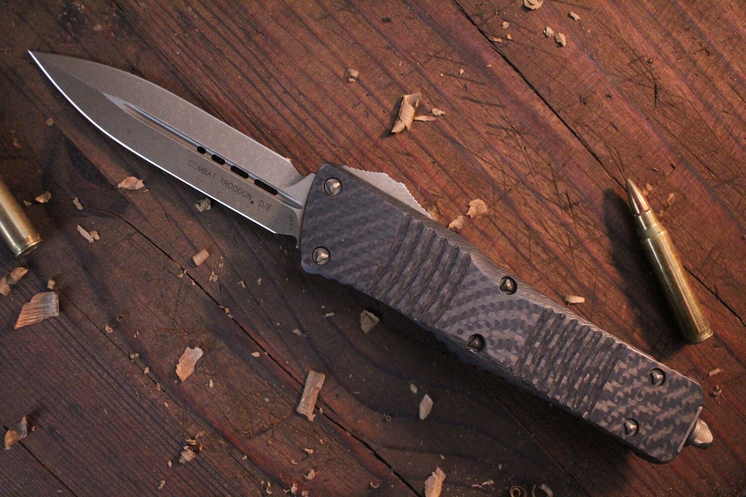 Microtech Signature Series Combat Troodon D/E OTF Knife / Carbon Fiber / Bronze ( Pre Owned )