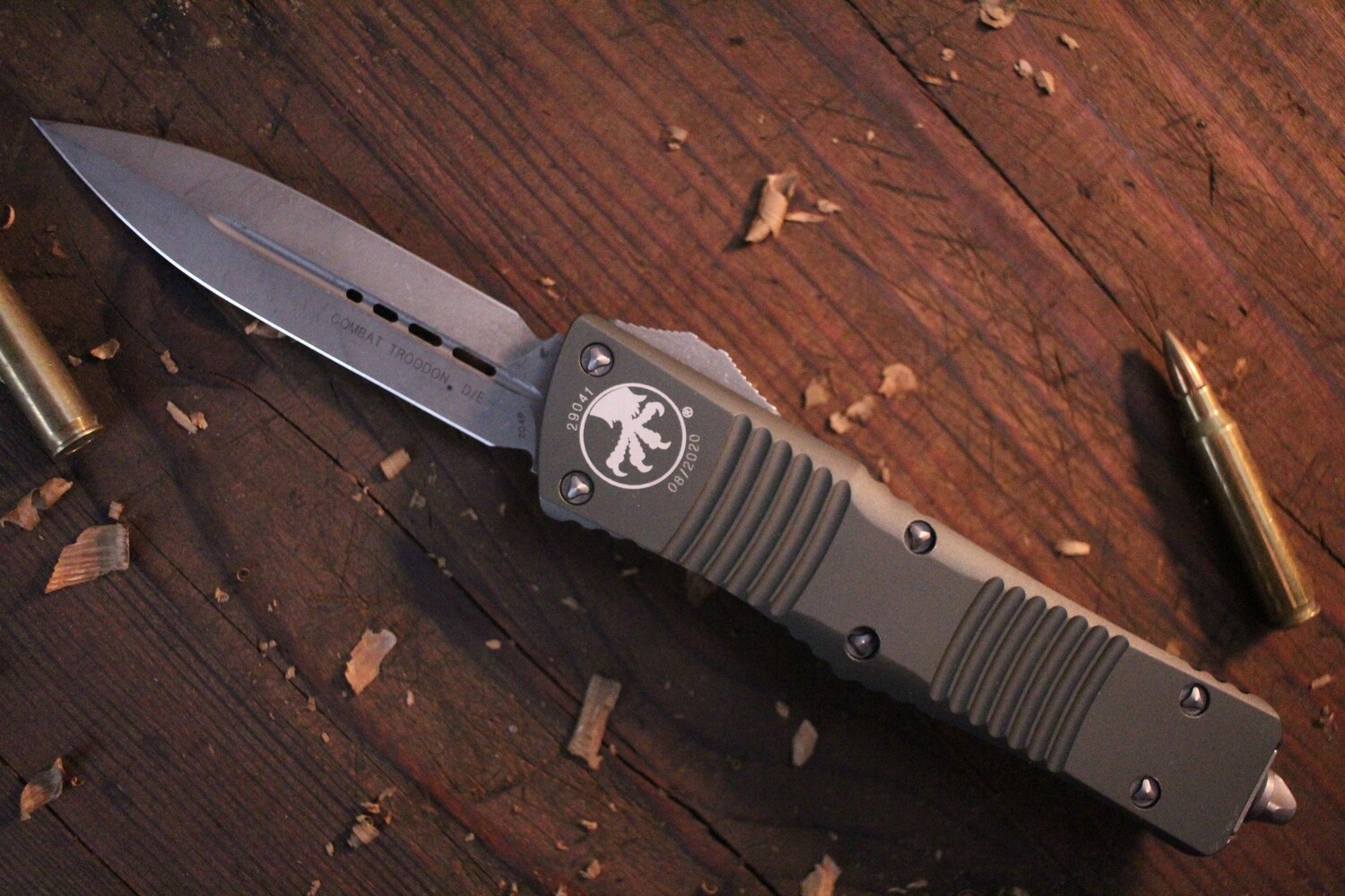 Microtech Combat Troodon D/E 3.8&quot; OTF Automatic Knife /  Apocalyptic Standard (Pre Owned)