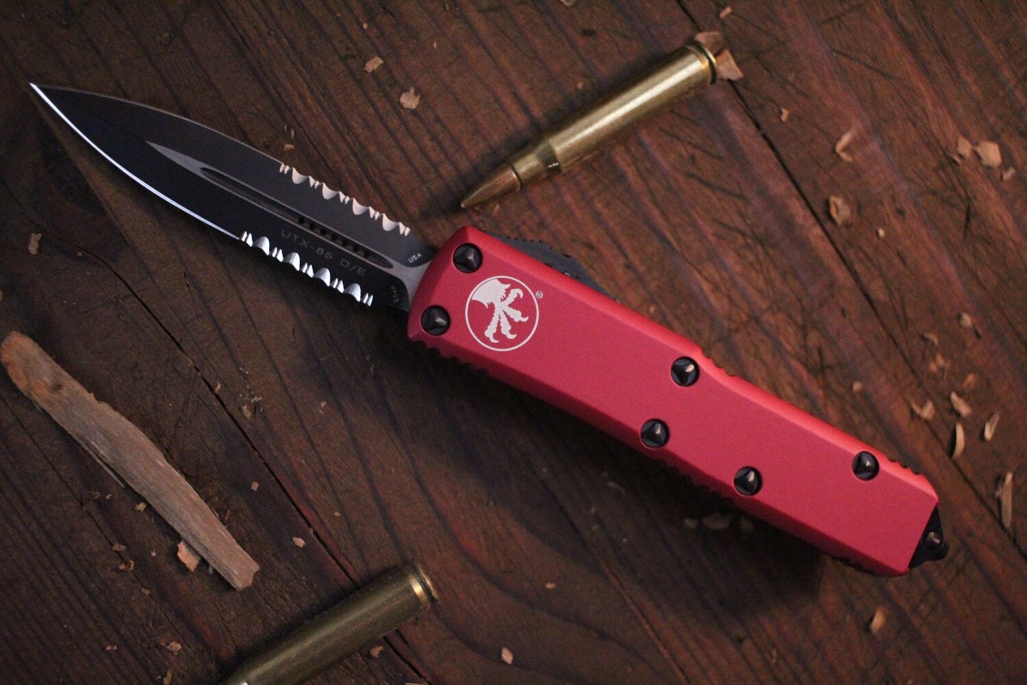 Microtech UTX-85 D/E 3.125&quot; OTF Automatic Knife / Red / Black Partial Serrations