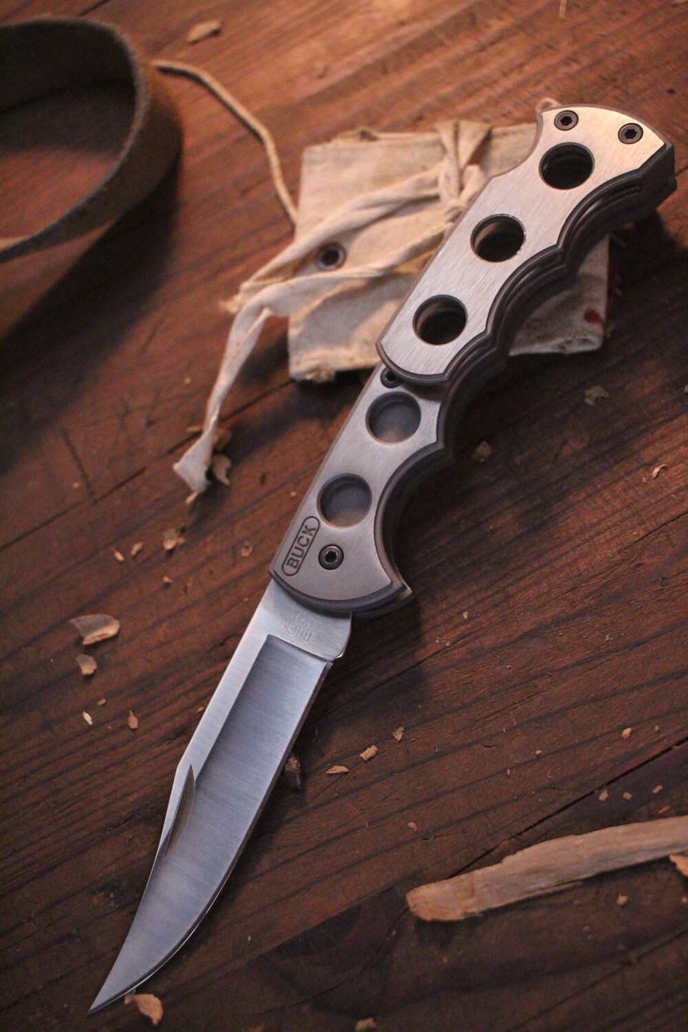 Buck Vintage 186 Titanium 3.75&quot; Lockback Knife / Contoured Titanium / Satin ( Pre Owned )