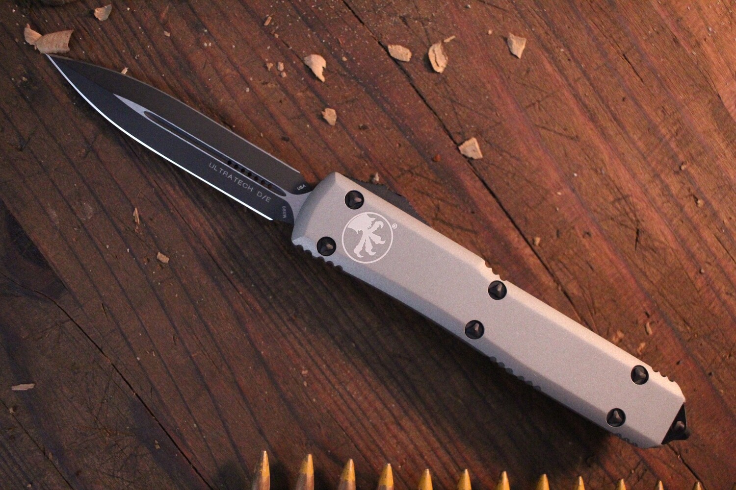 Microtech Ultratech 3.4&quot; D/E OTF Automatic Knife / Black / Titanium Grey